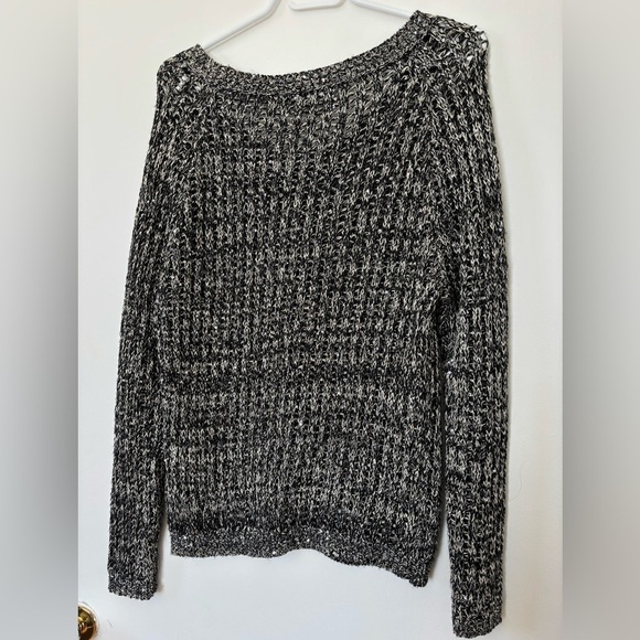 Suzy Shier Black and White Knit Sweater - Picture 5 of 5